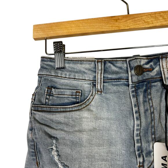 NWT Dogma Denim Jean Shorts Womens M Light Wash Distressed Fringe Daisy Dukes - Picture 2 of 4